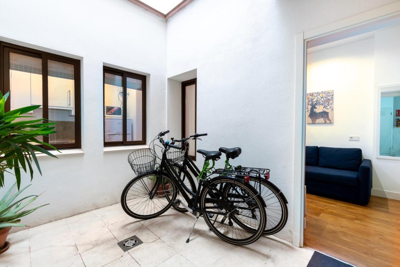 Ferienwohnung Holi-Rent Gonzalez Cuadrado Sevilla Exterior foto