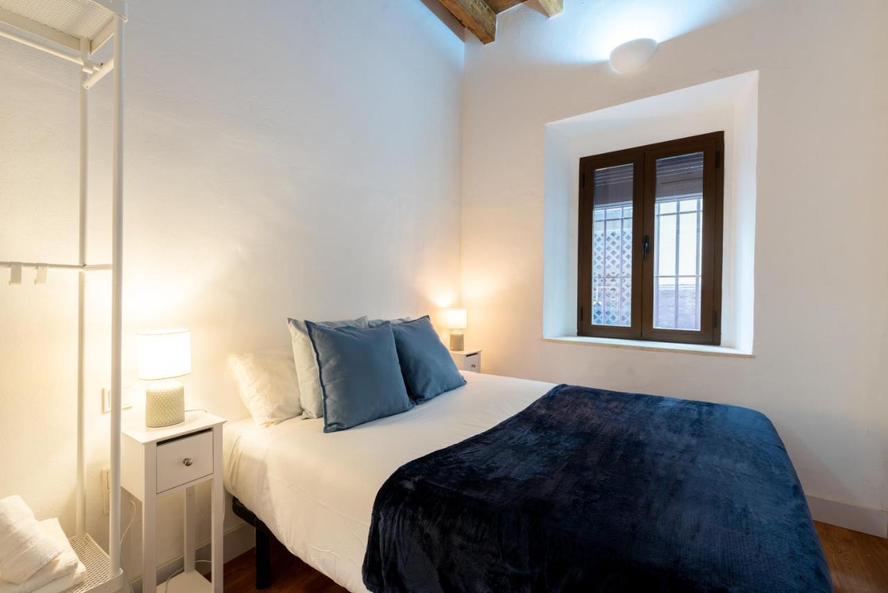 Ferienwohnung Holi-Rent Gonzalez Cuadrado Sevilla Exterior foto